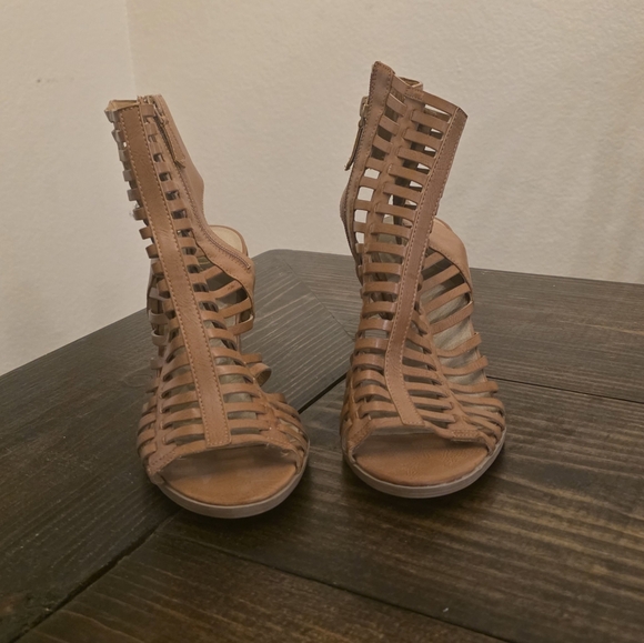 Brown Strappy Heals - Picture 6 of 6